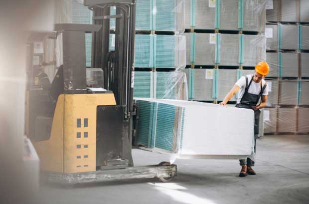 How to Choose the Best Reach Truck for Your Needs